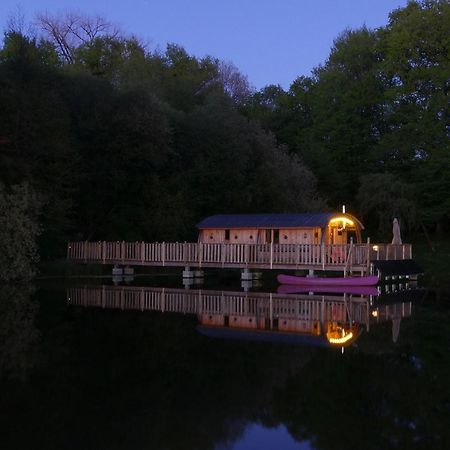 Bed and Breakfast Domaine De La Clauzade Saint-Germain-les-Vergnes Exterior foto